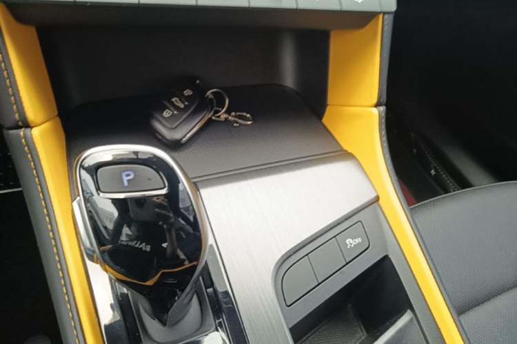 Used MG 6 2021 Pro 1.5T Automatic Trophy Luxury Edition Gear Lever