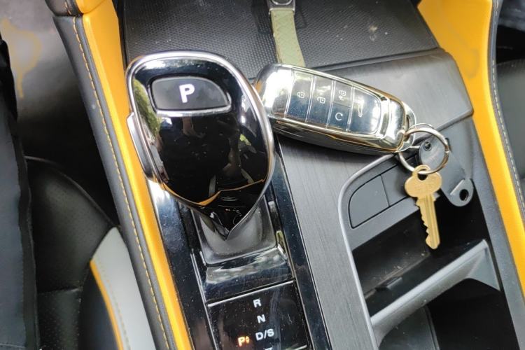 Used MG 6 2021 Pro 1.5T Automatic Trophy Luxury Edition Gear Lever