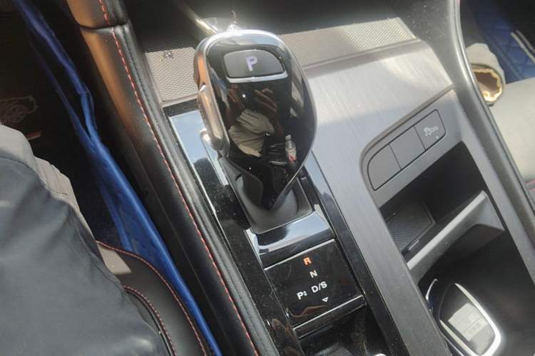 Used MG 6 2021 1.5T Automatic Lingchao Edition Gear Lever