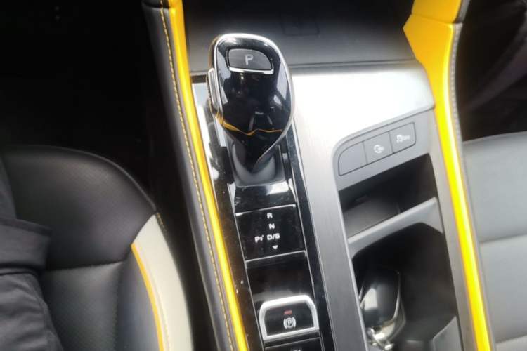 Used MG 6 2021 Pro 1.5T Automatic Trophy Flagship Edition Gear Lever