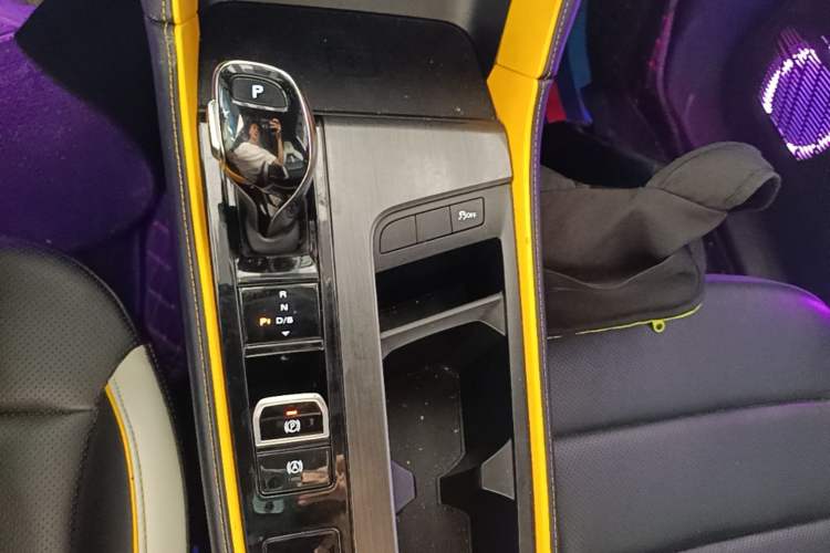 Used MG 6 2021 Pro 1.5T Automatic Trophy Luxury Edition Gear Lever