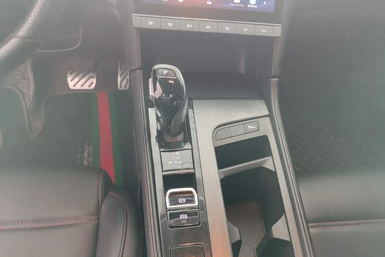 Used MG 6 2021 Pro 1.5T Automatic Trendsetting Luxury Edition Gear Lever