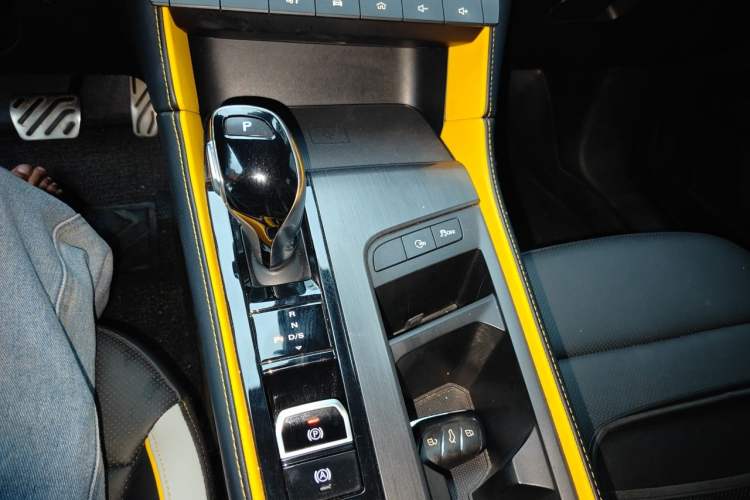 Used MG 6 2021 Pro 1.5T Automatic Trophy Flagship Edition Gear Lever