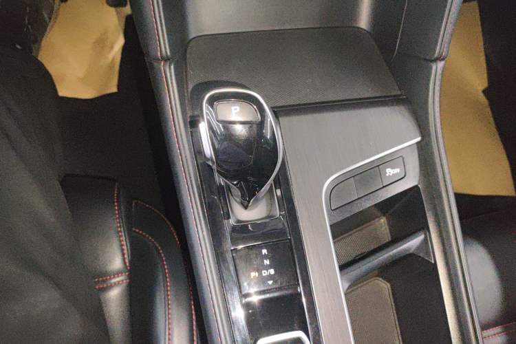 Used MG 6 2021 1.5T Automatic Lingchao Edition Gear Lever