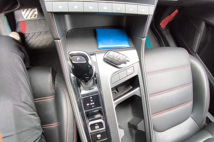 Used MG 6 2021 Pro 1.5T Automatic Trendsetting Luxury Edition Gear Lever