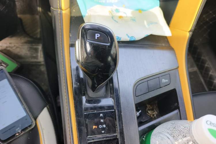 Used MG 6 2021 Pro 1.5T Automatic Trophy Luxury Edition Gear Lever
