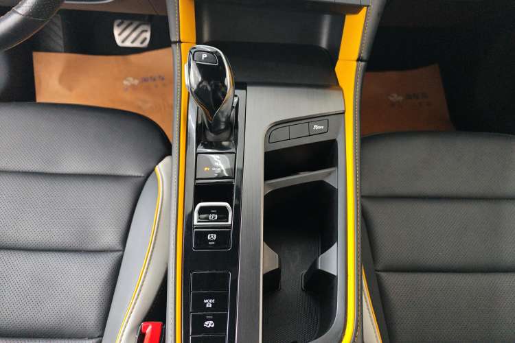 Used MG 6 2021 Pro 1.5T Automatic Trophy Luxury Edition Gear Lever