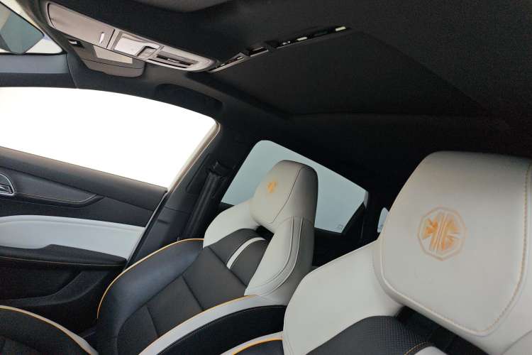 Used MG 6 2021 Pro 1.5T Automatic Trophy Luxury Edition Headliner