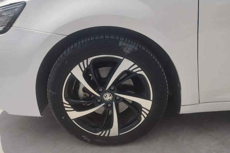 Used MG 6 2021 1.5T Automatic Lingchao Edition Left Front Wheel Hub