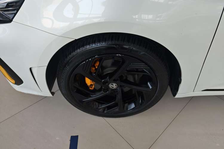 Used MG 6 2021 Pro 1.5T Automatic Trophy Luxury Edition Left Front Wheel Hub