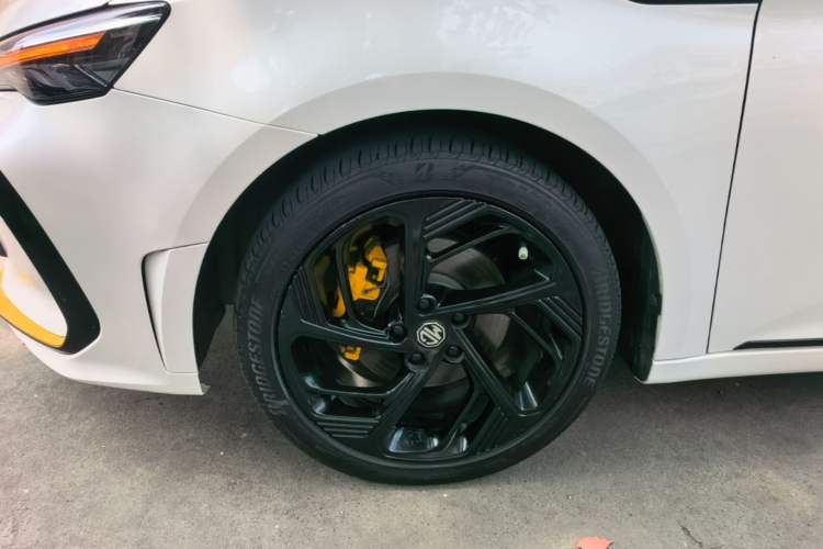Used MG 6 2021 Pro 1.5T Automatic Trophy Luxury Edition Left Front Wheel Hub
