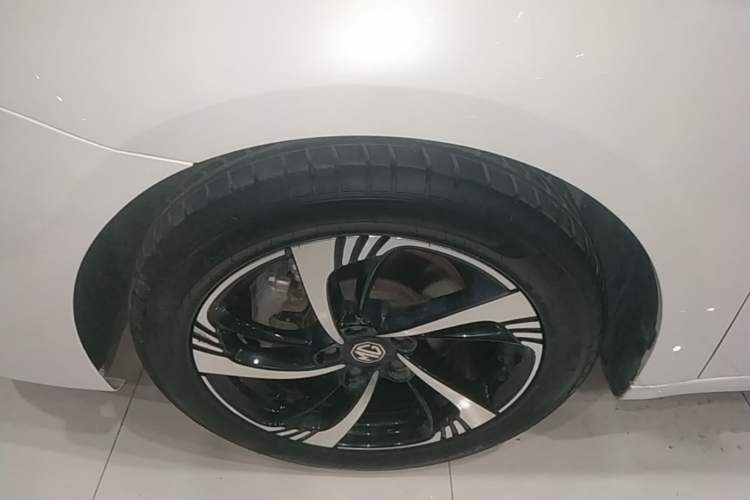 Used MG 6 2021 1.5T Automatic Lingchao Edition Left Front Wheel Hub