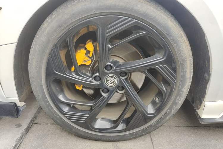 Used MG 6 2021 Pro 1.5T Automatic Trophy Luxury Edition Left Front Wheel Hub