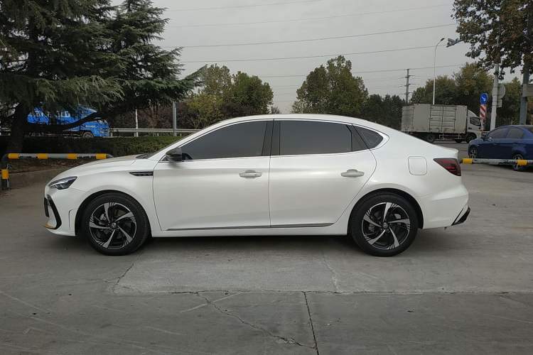 Used MG 6 2021 Pro 1.5T Automatic Trendsetting Luxury Edition Left Side