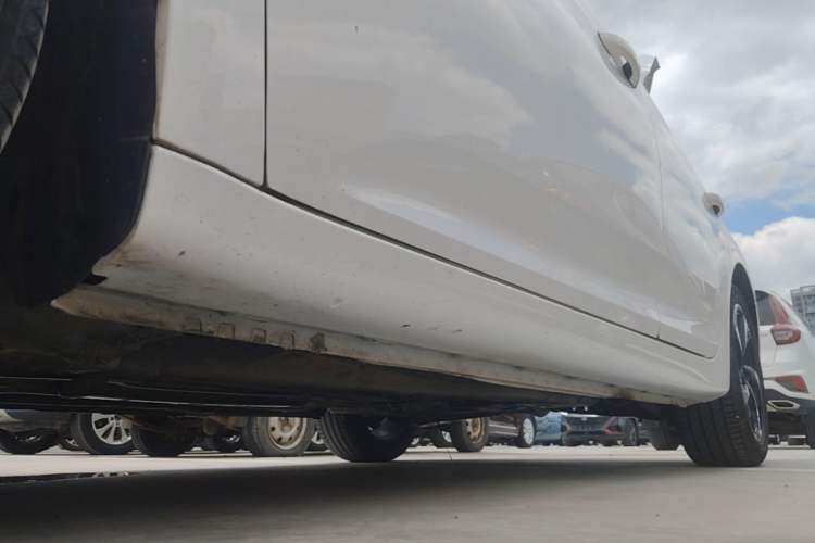 Used MG 6 2021 1.5T Automatic Lingchao Edition Left Side Sill