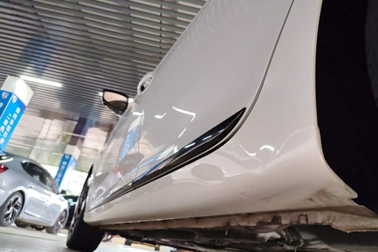 Used MG 6 2021 Pro 1.5T Automatic Trophy Flagship Edition Left Side Sill