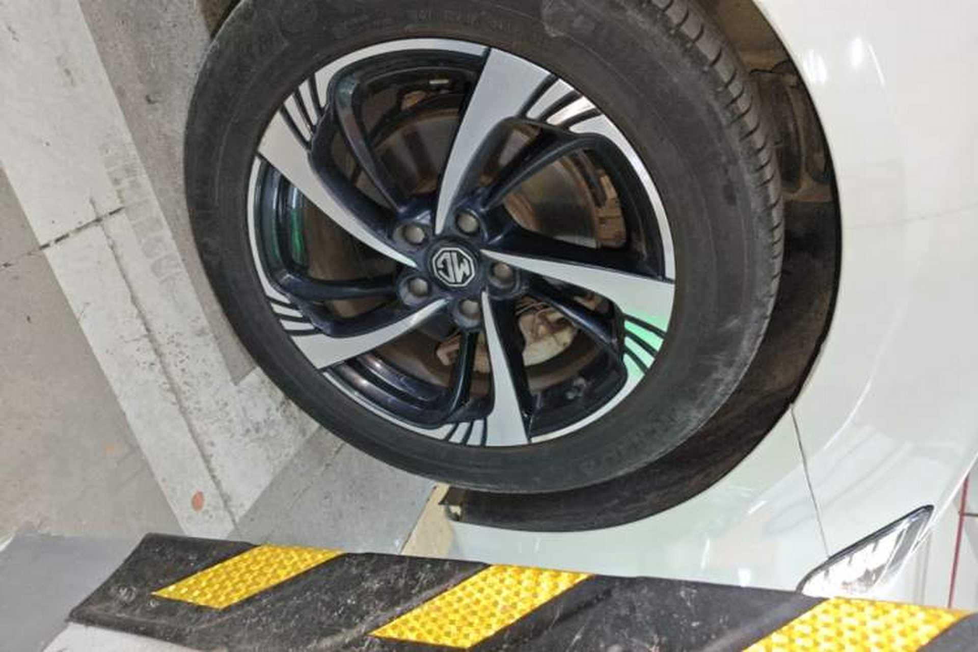 Used MG 6 2021 1.5T Automatic Lingchao Edition Right Front Wheel Hub