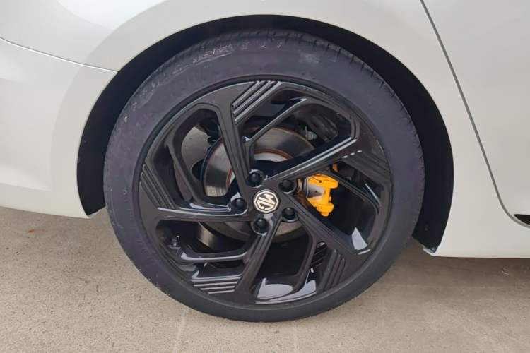 Used MG 6 2021 Pro 1.5T Automatic Trophy Luxury Edition Right Rear Wheel Hub