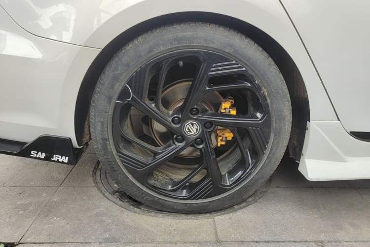 Used MG 6 2021 Pro 1.5T Automatic Trophy Luxury Edition Right Rear Wheel Hub
