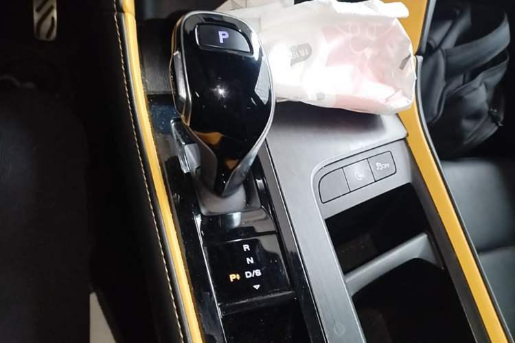 Used MG 6 2021 Pro 1.5T Automatic Trophy Luxury Edition Gear Lever