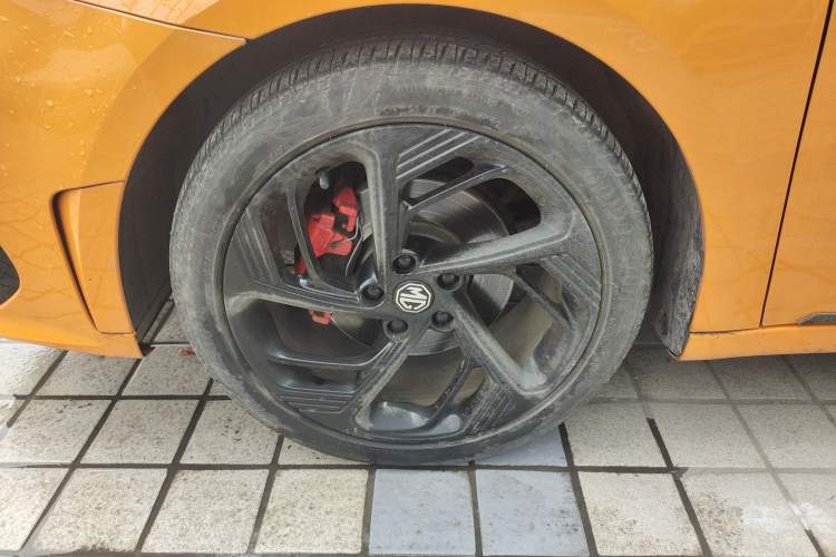 Used MG 6 2021 Pro 1.5T Automatic Trophy Luxury Edition Left Front Wheel Hub