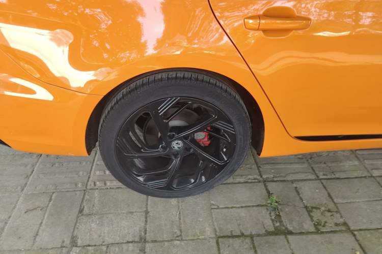 Used MG 6 2021 Pro 1.5T Automatic Trophy Luxury Edition Right Rear Wheel Hub