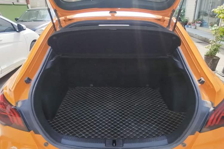 Used MG 6 2021 Pro 1.5T Automatic Trophy Luxury Edition Trunk