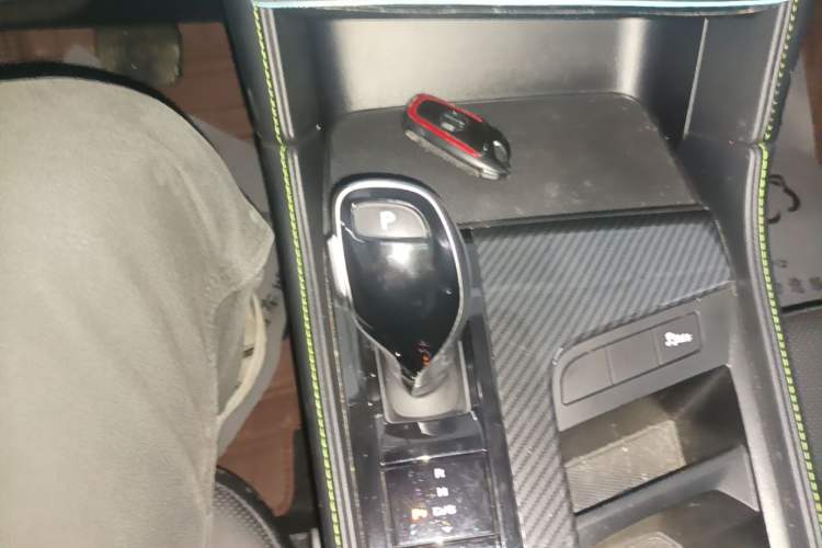 Used MG 6 2023 1.5T XLINE Shark-Hunting Edition Gear Lever