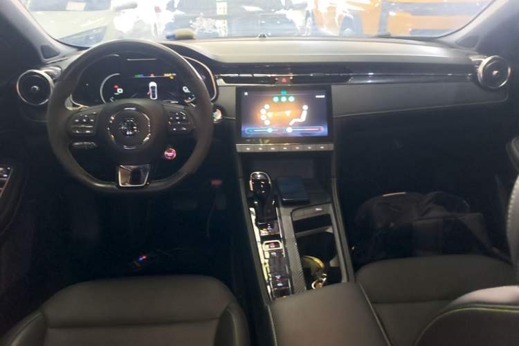 Used MG 6 2023 1.5T XLINE Shark-Hunting Edition Center Console