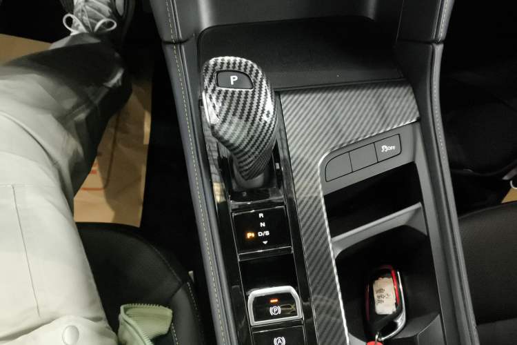 Used MG 6 2023 1.5T XLINE Shark-Hunting Edition Gear Lever