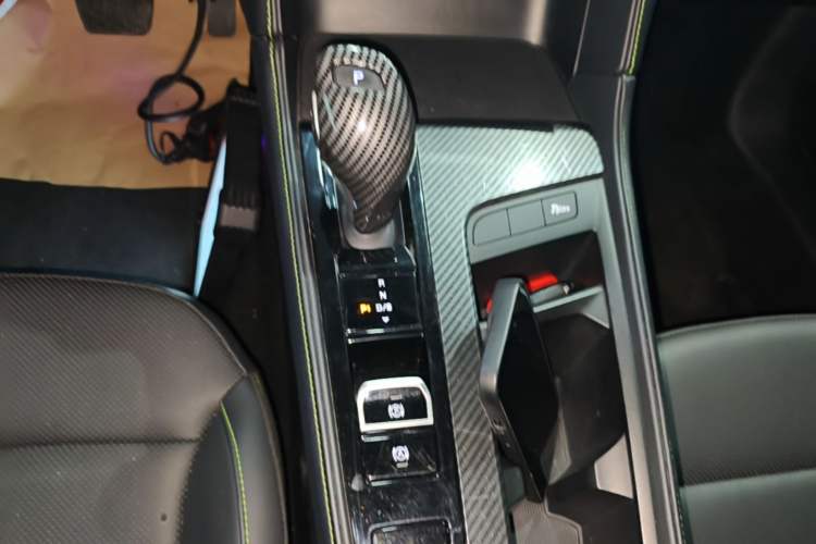 Used MG 6 2023 1.5T XLINE Shark-Hunting Edition Gear Lever