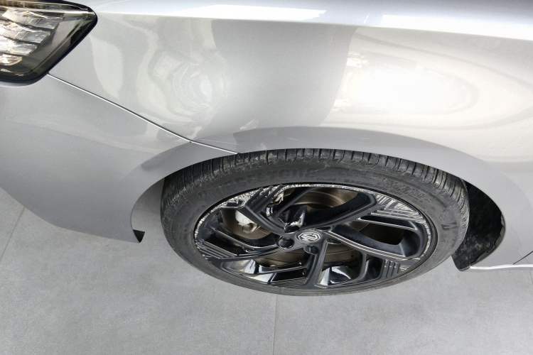 Used MG 6 2023 1.5T Classic Edition Left Front Wheel Hub