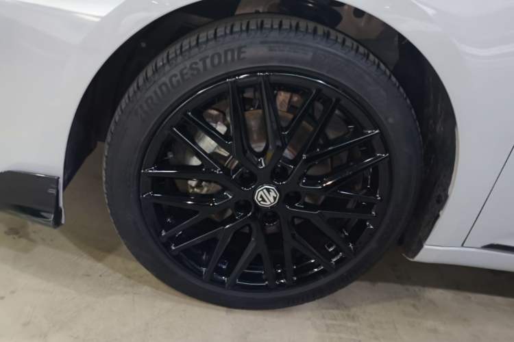 Used MG 6 2023 1.5T XLINE Shark-Hunting Edition Left Front Wheel Hub