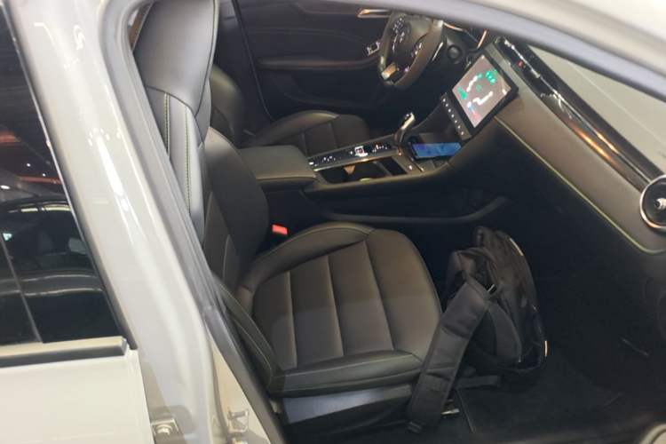Used MG 6 2023 1.5T XLINE Shark-Hunting Edition Right Front Seat