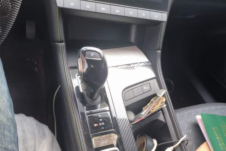Used MG 6 2023 1.5T XLINE Shark-Hunting Edition Gear Lever