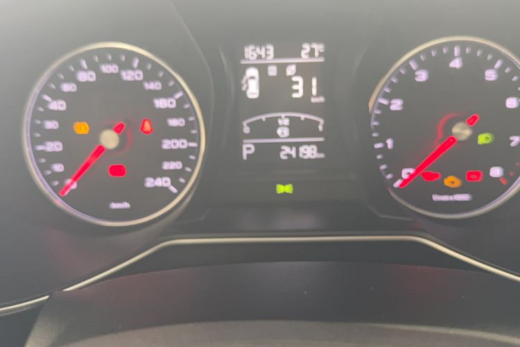Used MG 6 2023 1.5T Classic Edition Odometer Close Up