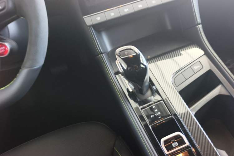 Used MG 6 2025 1.5T XLINE Shark-Hunting Edition Gear Lever