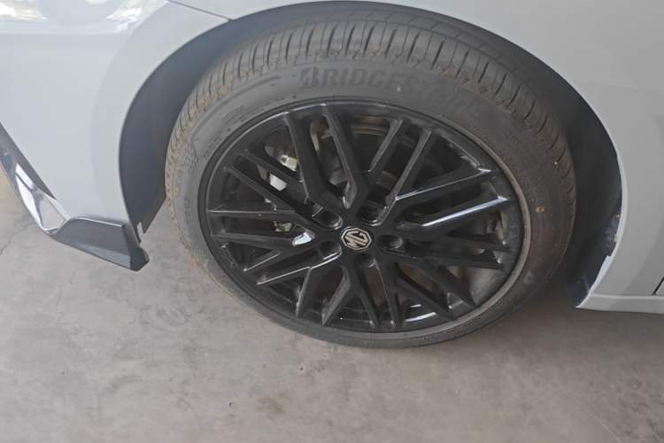 Used MG 6 2025 1.5T XLINE Shark-Hunting Edition Left Front Wheel Hub