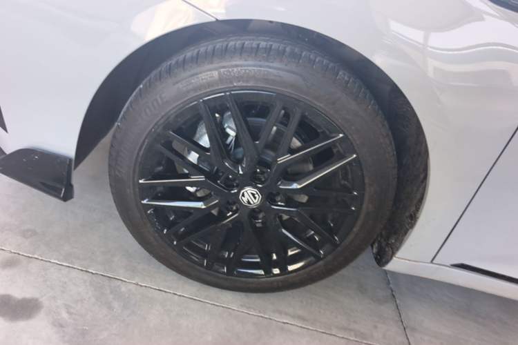 Used MG 6 2025 1.5T XLINE Shark-Hunting Edition Left Front Wheel Hub