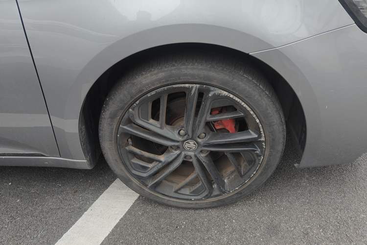 Used MG 6 New Energy 2020 1.5T Hybrid Trophy Flagship Edition Right Front Wheel Hub