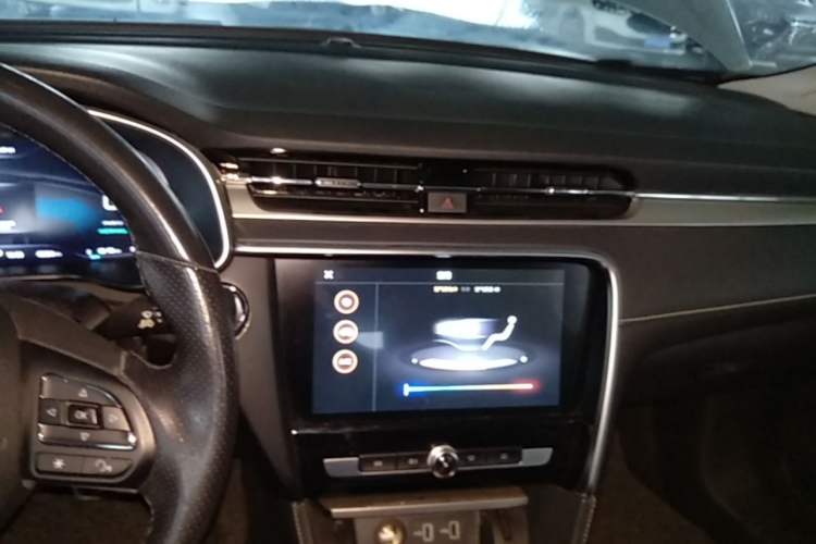 Used MG 6 New Energy 2018 45T E-DRIVE Intelligent Hybrid Premium Internet Edition Audio And AC Panel