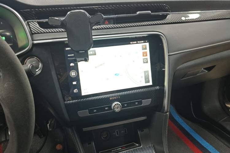 Used MG 6 New Energy 2018 45T E-DRIVE Intelligent Hybrid Premium Internet Edition Audio And AC Panel