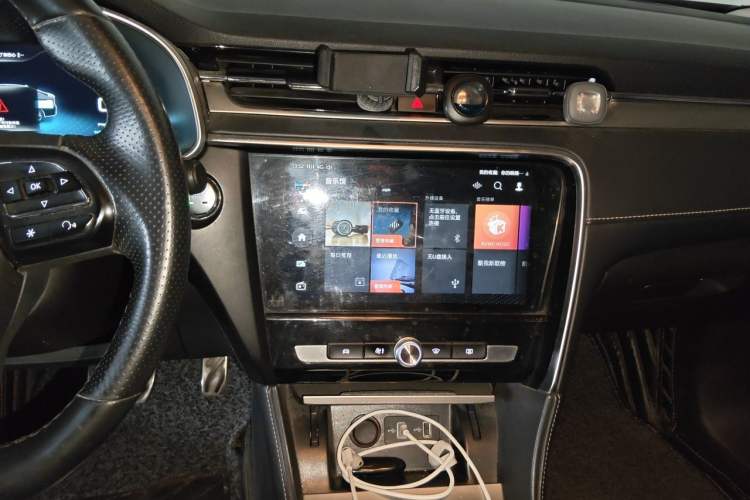 Used MG 6 New Energy 2018 45T E-DRIVE Intelligent Hybrid Premium Internet Edition Audio And AC Panel