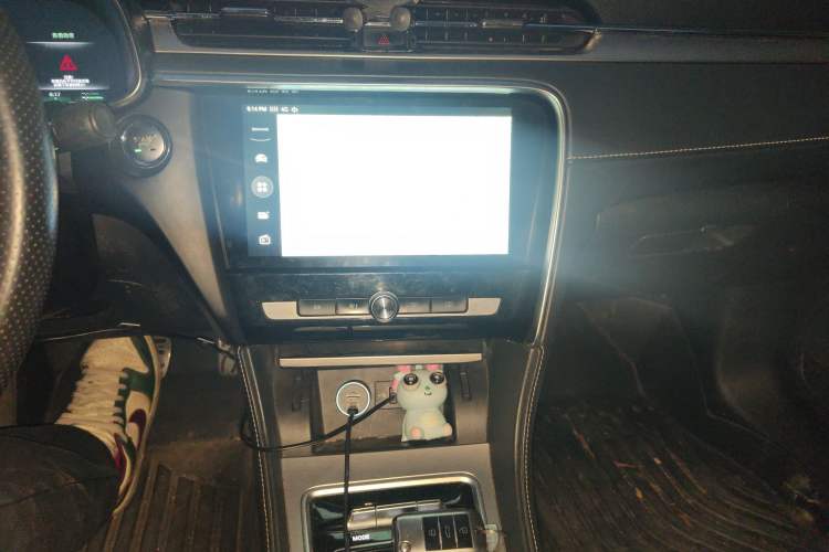 Used MG 6 New Energy 2018 45T E-DRIVE Intelligent Hybrid Premium Internet Edition Audio And AC Panel