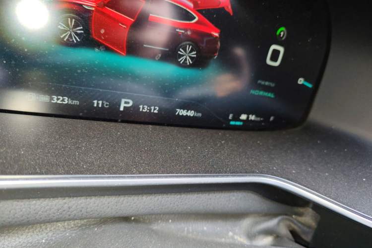 Used MG 6 New Energy 2018 45T E-DRIVE Intelligent Drive Hybrid PILOT Super Internet Edition Odometer Close Up