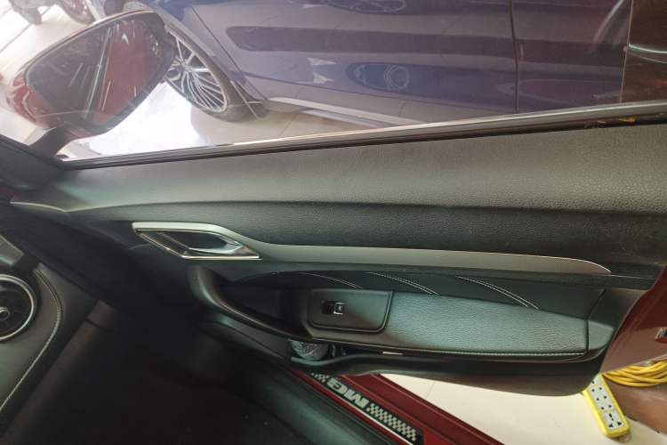 Used MG 6 New Energy 2018 45T E-DRIVE Intelligent Hybrid Premium Internet Edition Right Front Door Interior