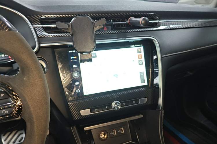 Used MG 6 New Energy 2018 45T E-DRIVE Intelligent Hybrid Premium Internet Edition Audio And AC Panel