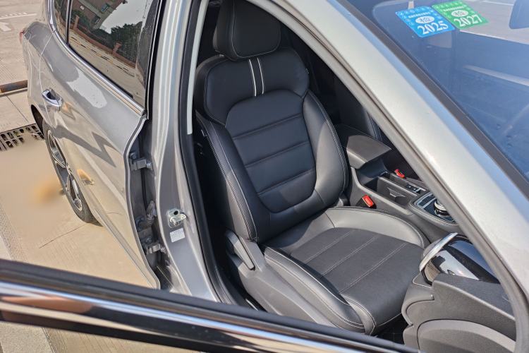 Used MG 6 New Energy 2018 45T E-DRIVE Intelligent Hybrid Premium Internet Edition Interior 11
