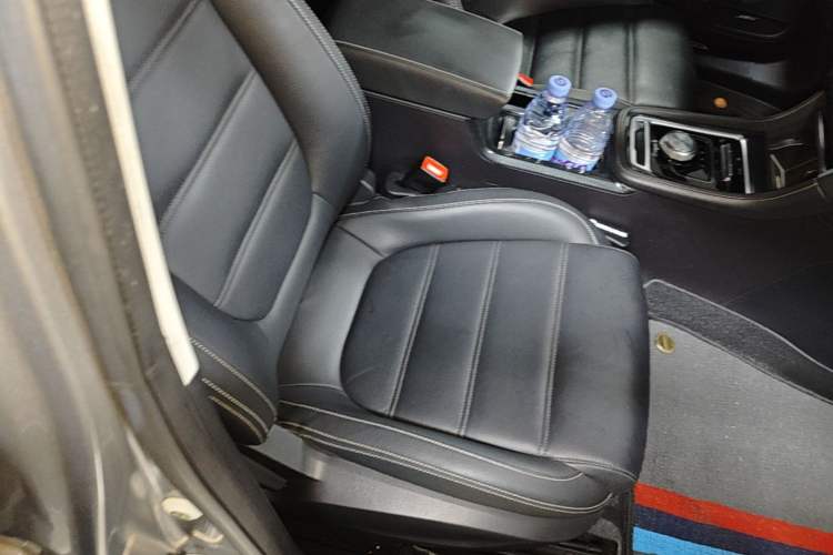 Used MG 6 New Energy 2018 45T E-DRIVE Intelligent Hybrid Premium Internet Edition Right Front Seat