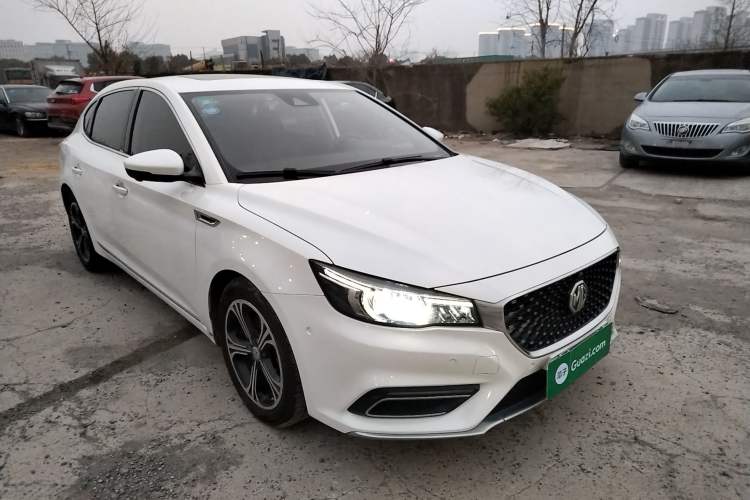 Used MG 6 New Energy 2018 45T E-DRIVE Intelligent Drive Hybrid PILOT Super Internet Edition Front Right 45 Deg